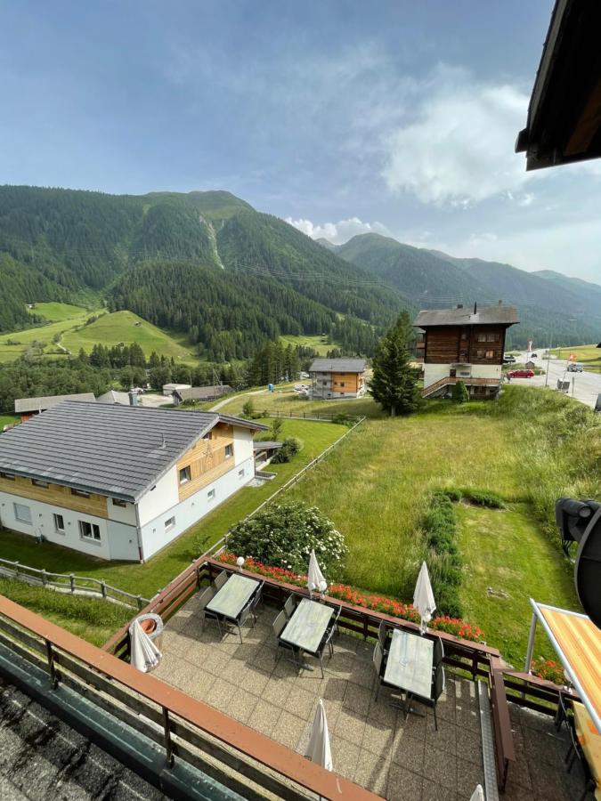 Hotel Restaurant Gommerhof Reckingen Exterior photo