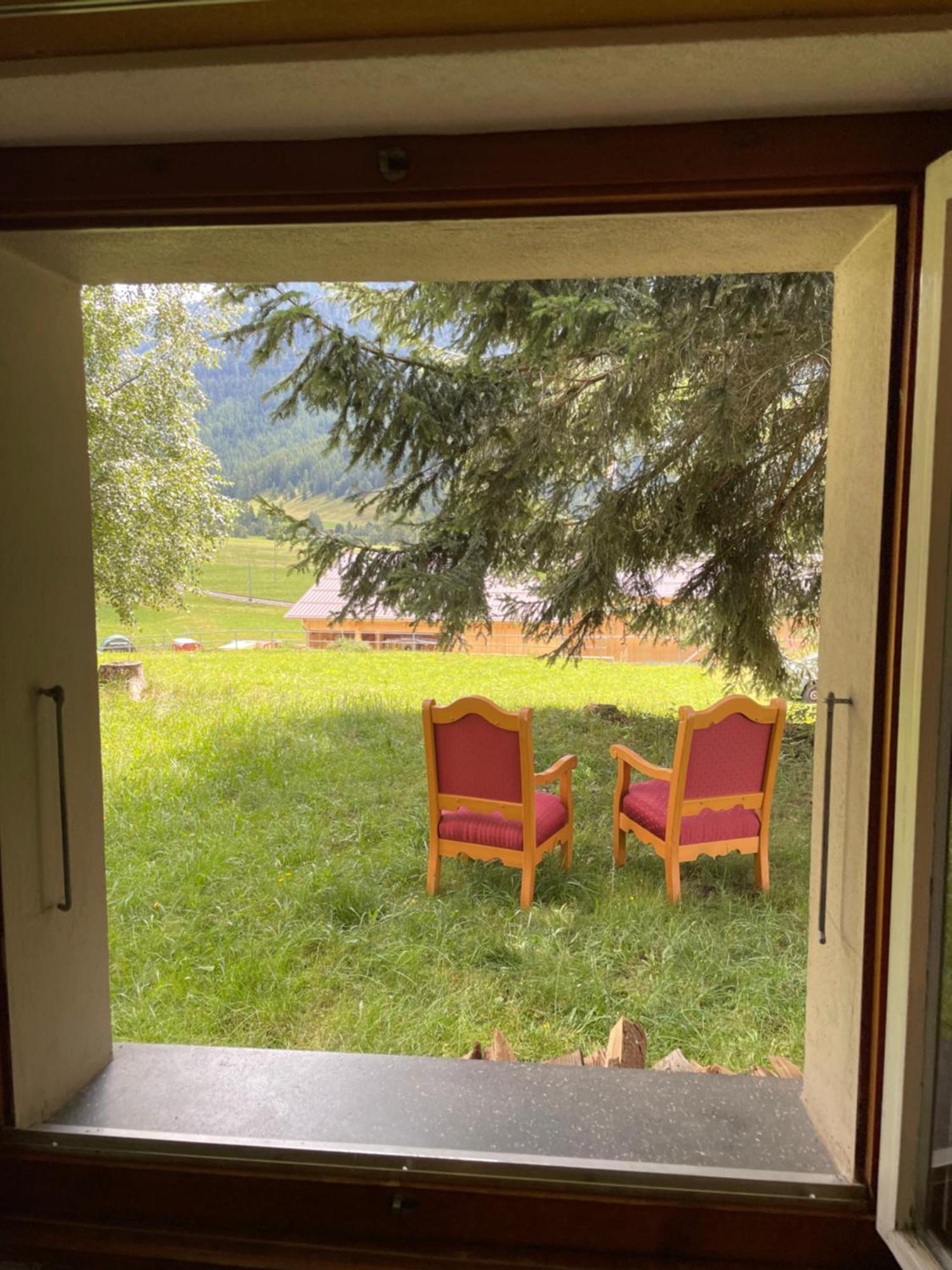Hotel Restaurant Gommerhof Reckingen Room photo